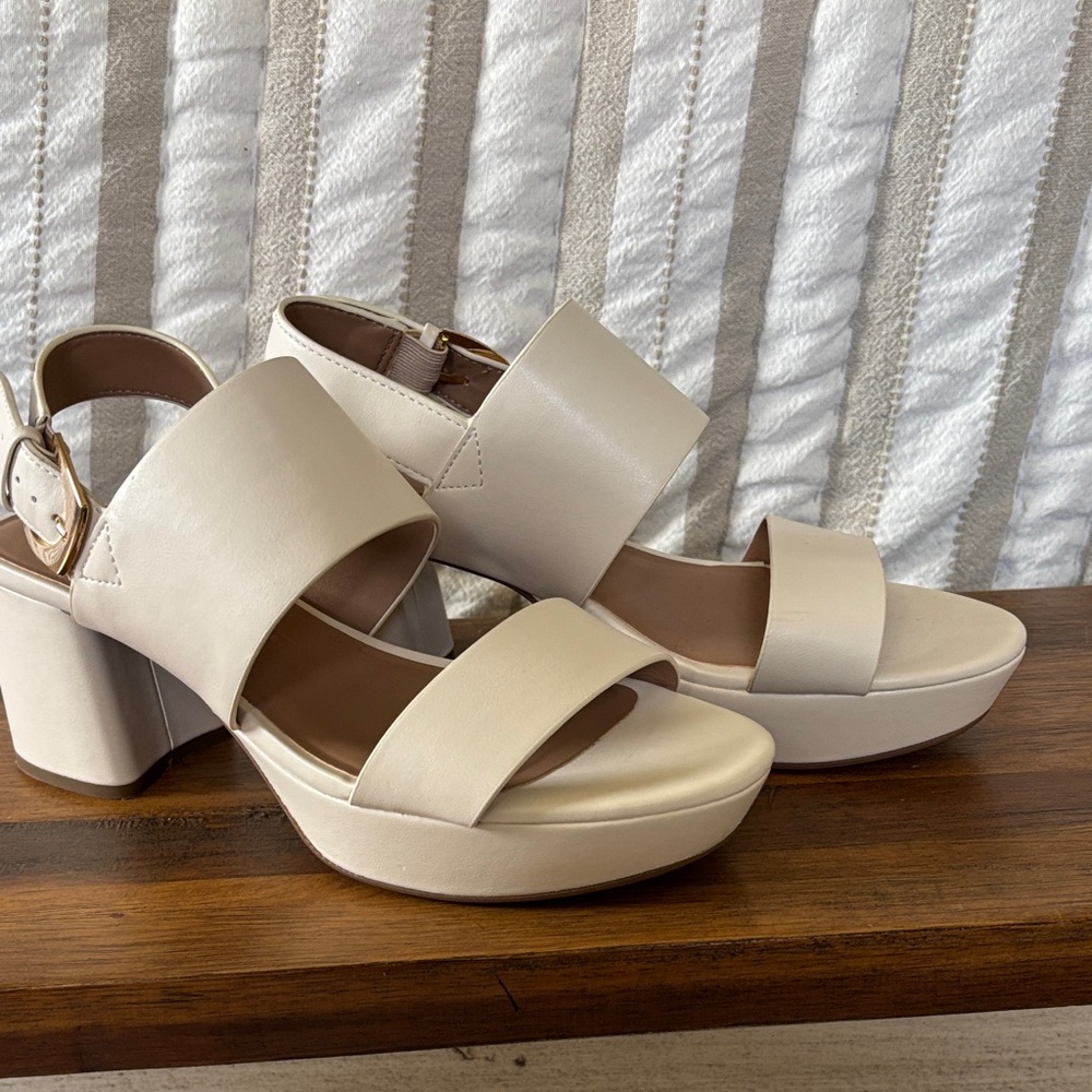 AEROSOLES Cream Platform Block Heel Sandals - Picture 3 of 7